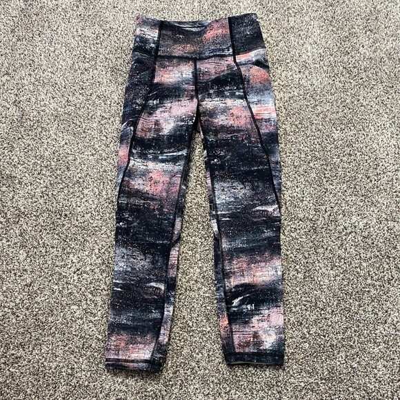 🍁50% Off Sale 🍁 Lululemon Time To Sweat Crop *23" - Picture 9 of 12